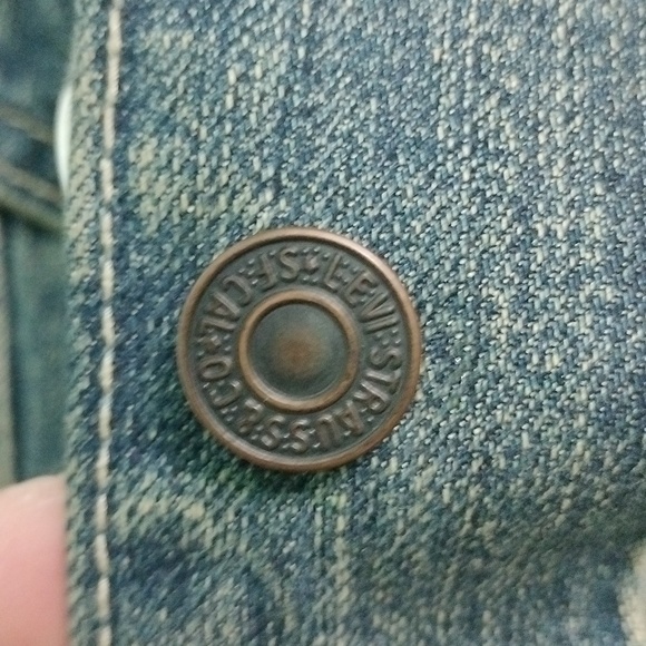 Levis Denim Vest with Assorted Pins - Picture 6 of 9
